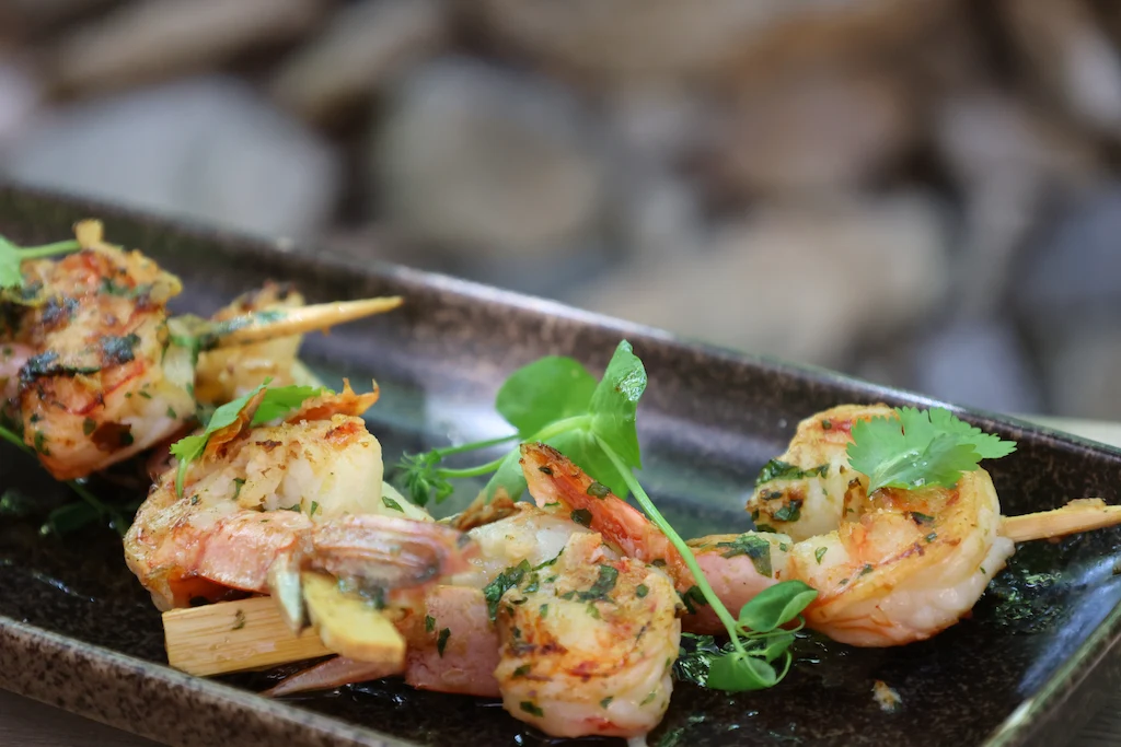 Brochettes de Gambas Le Caillou restaurant à Marquixanes